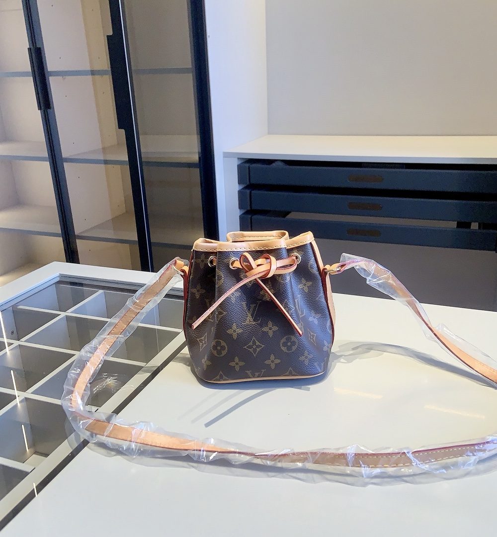 MN-LV010 - Louis Vuitton Mini Bag