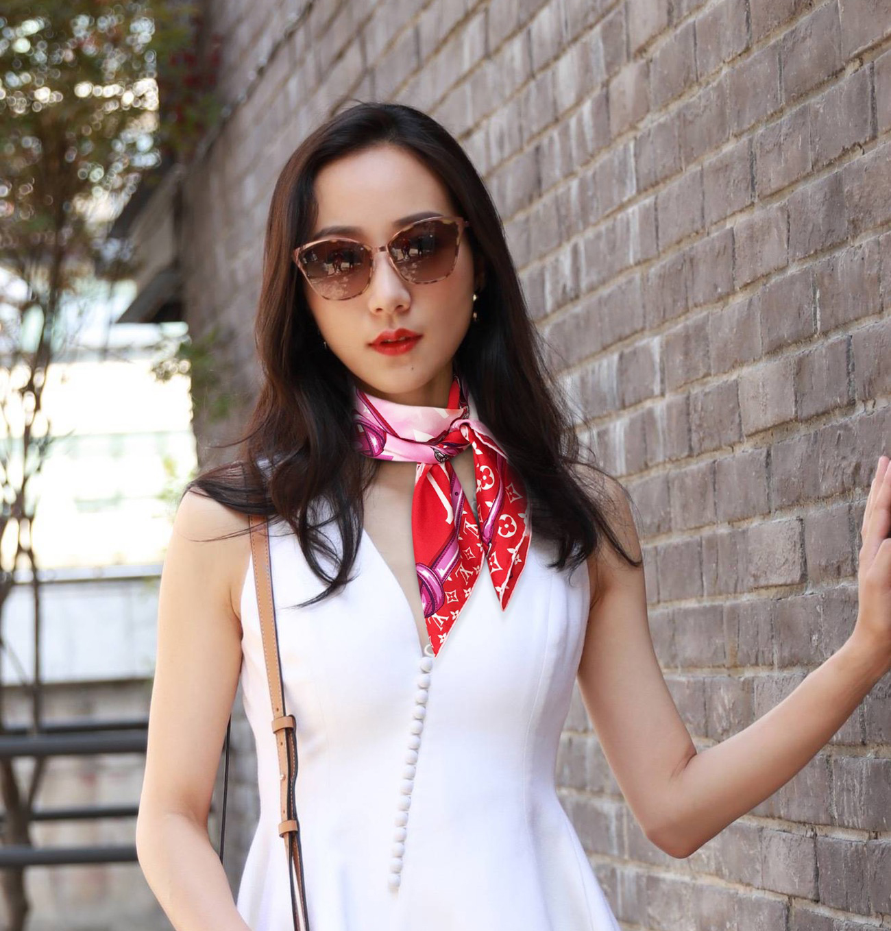 M76132 LV Escale Confidential Square - Image 5