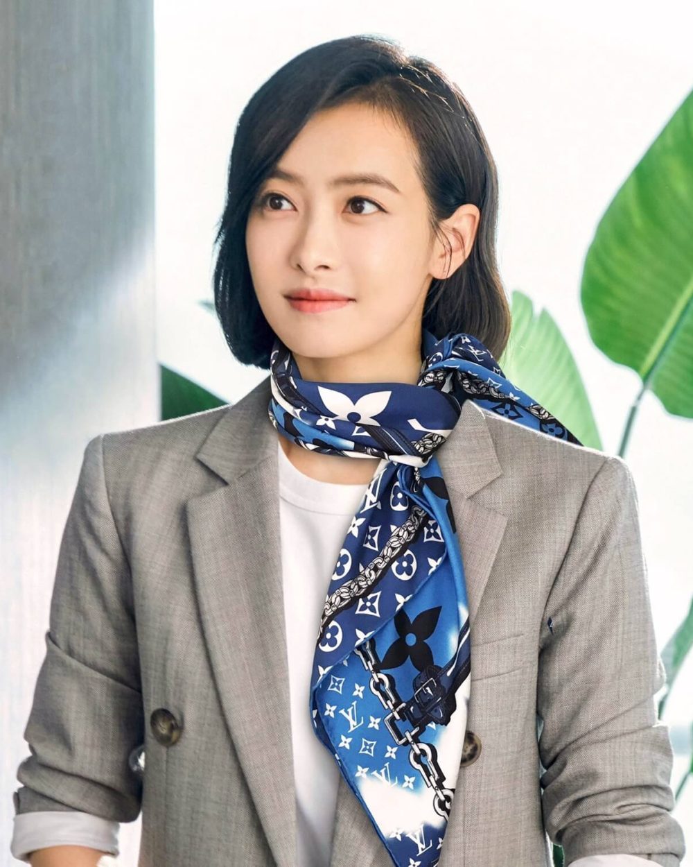 M76131 LV Escale Confidential Square