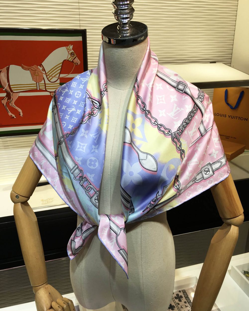570828 Louis Vuitton Square 90 Silk Scarves