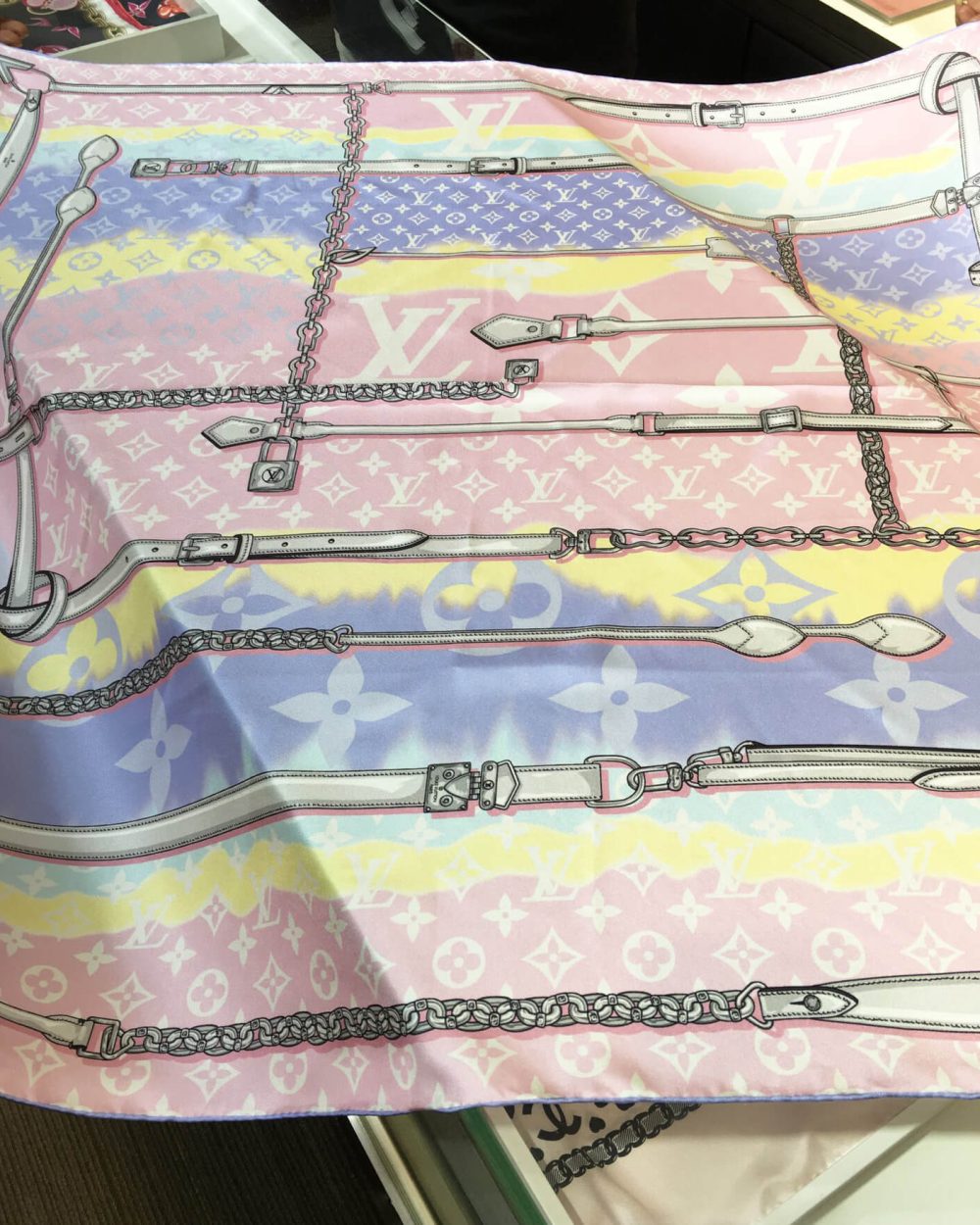 570828 Louis Vuitton Square 90 Silk Scarves