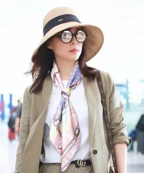 570828 Louis Vuitton Square 90 Silk Scarves