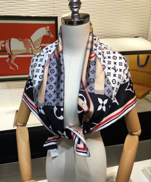 570756 Louis Vuitton Square 90 Silk Scarves