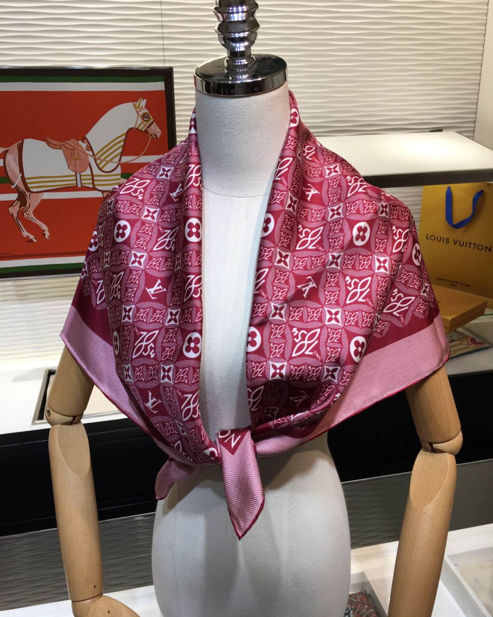 570825 Louis Vuitton Square 90 Silk Scarves