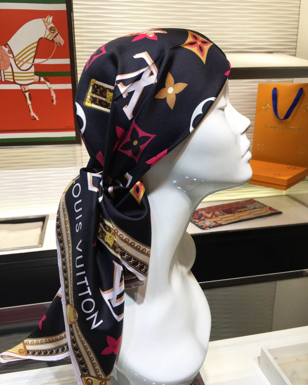 570821 Louis Vuitton Square 90 Silk Scarves