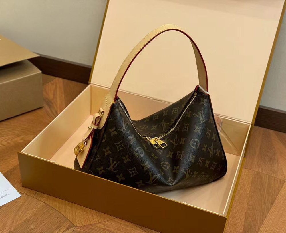 LV Slouchy hobo bag