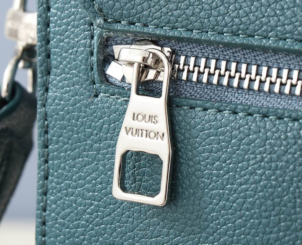 1:1 Replica Louis Vuitton LV Takeoff Messenger LV Aerogram Luxury Bag For Women M23709 - 28 cm