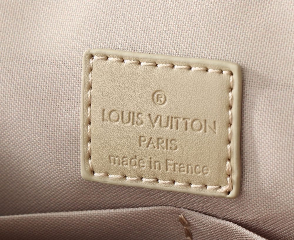 1:1 Replica Louis Vuitton LV Takeoff Messenger LV Aerogram Luxury Bag For Women M22505 - 28 cm