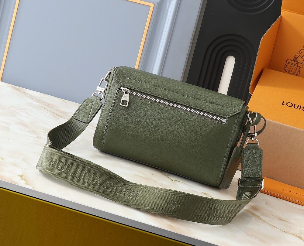 1:1 Replica Louis Vuitton LV Messenger LV Aerogram Luxury Bag For Women M25125 - 22 cm