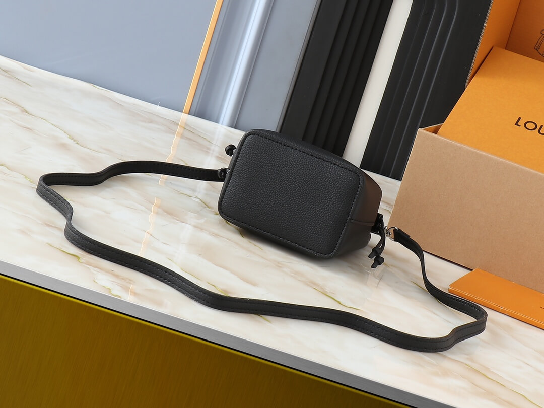 1:1 Replica Louis Vuitton LV NANO LOCKME BUCKET Black Luxury Bag For Women M68709 - 16 cm - Image 4