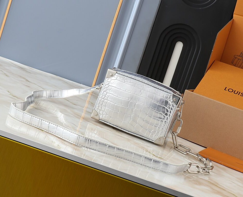 1:1 Replica Louis Vuitton LV Soft Trunk Taurillon Monogram 4 Luxury Bag For Women M57702 M44480 M68906 M44735 - 18.5 cm