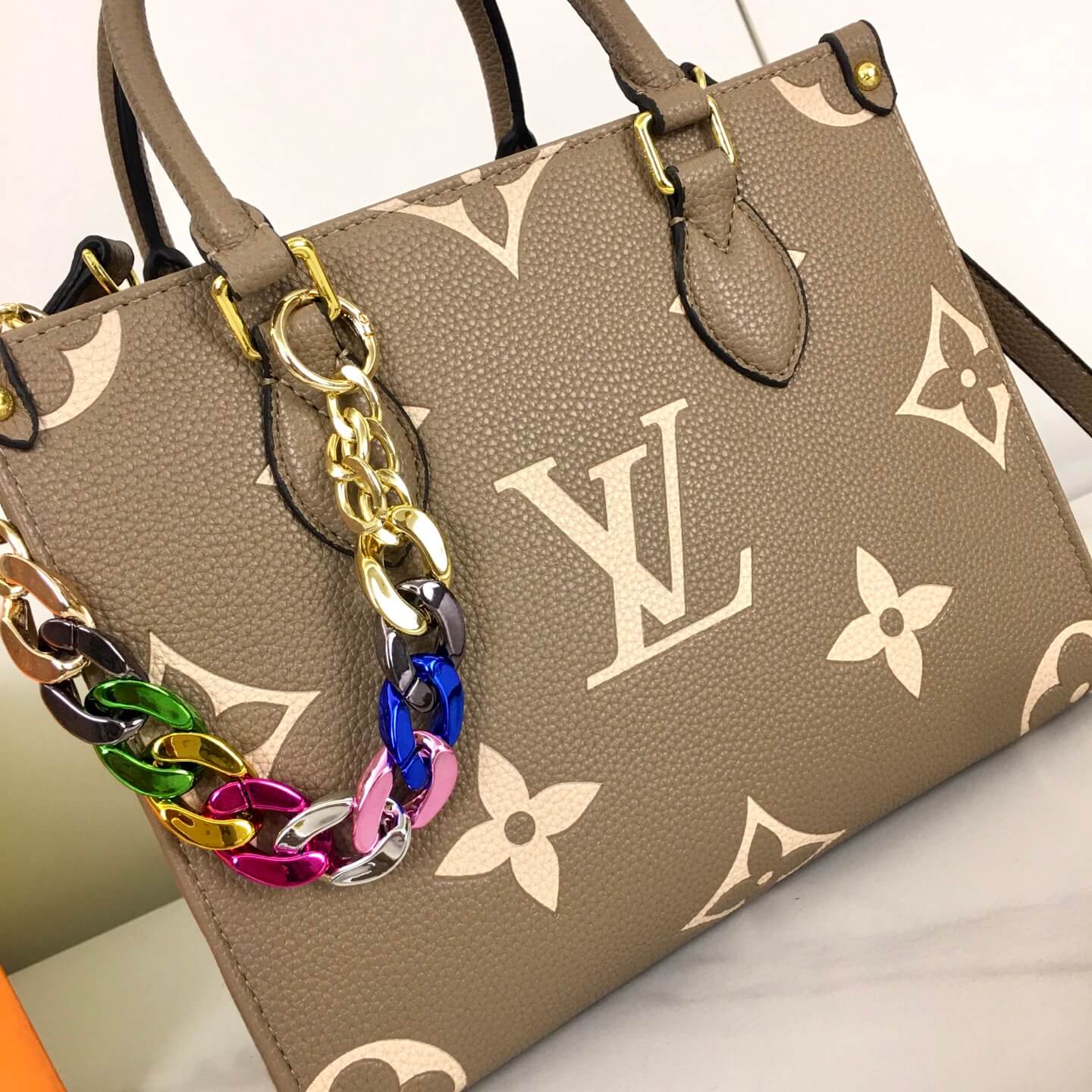 1:1 Replica Louis Vuitton LV OnTheGo PM Luxury Bag M46839/M45038/M45039ONTHEGO 2 - 25cm - Image 3