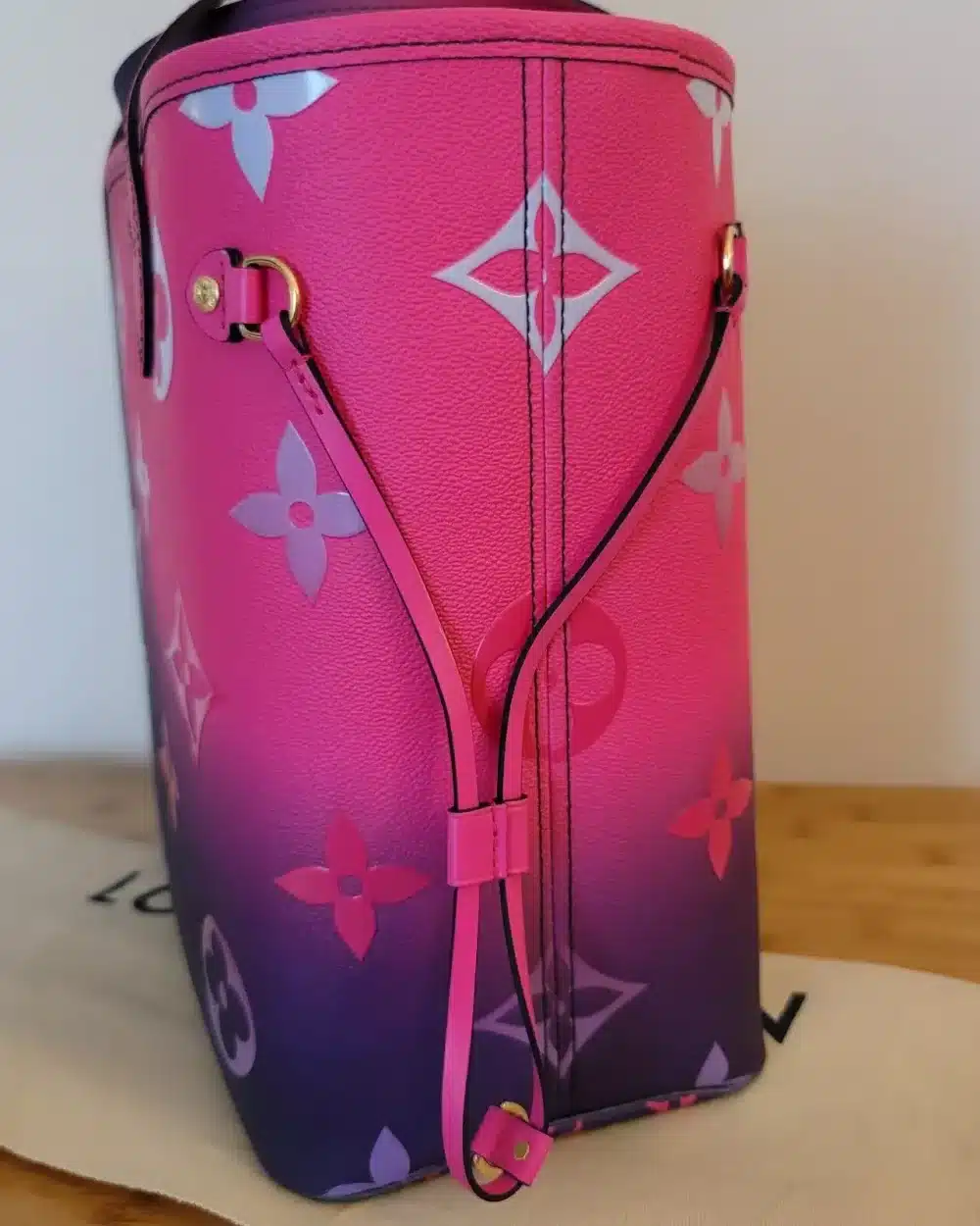 1:1 Replica Louis Vuitton LV Midnight Fuschia Neverfull MM Monogram Luxury Bag For Women - 31cm/ 12.3in