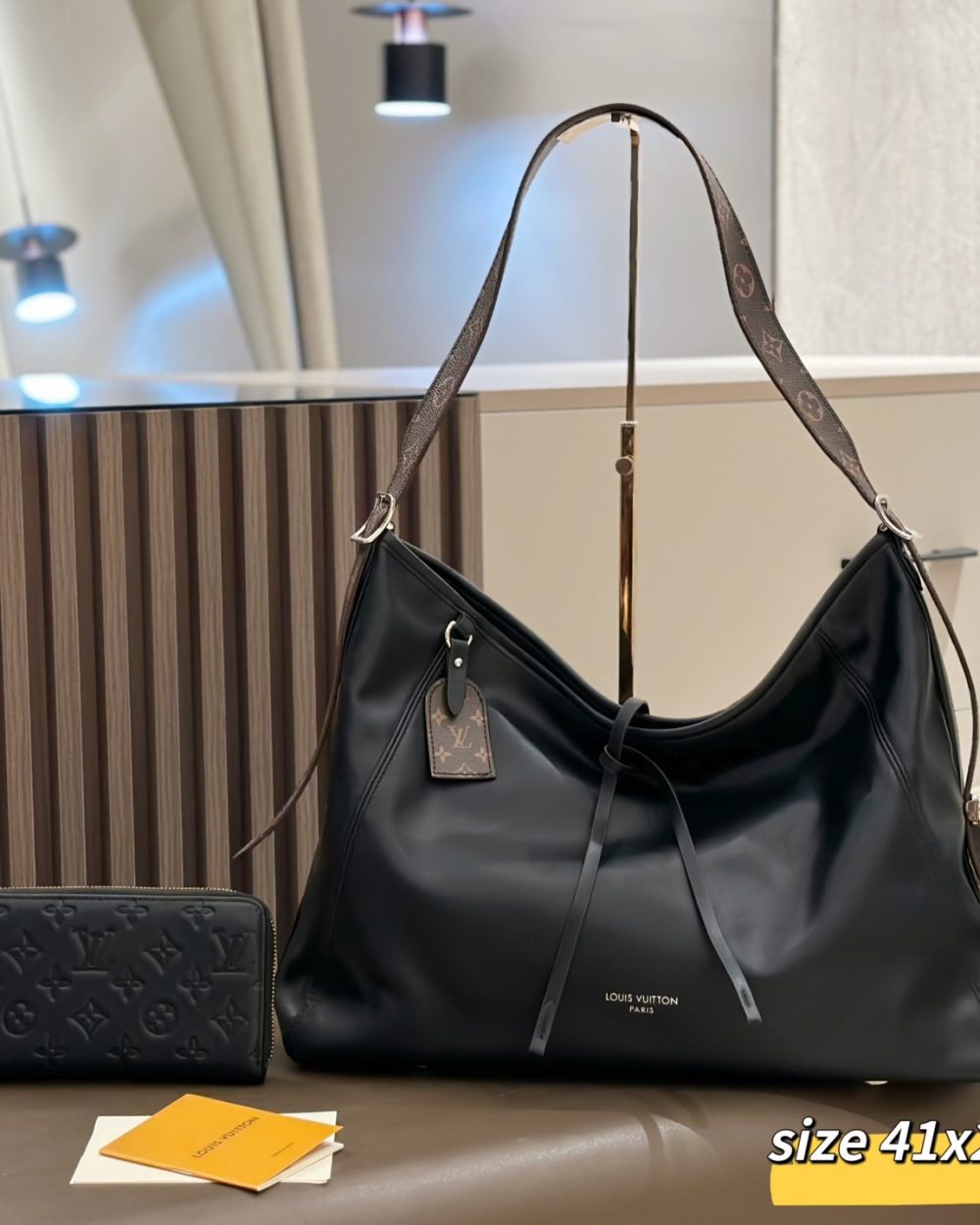 DBS-LC1019- CarryAll PM Handbag Deal