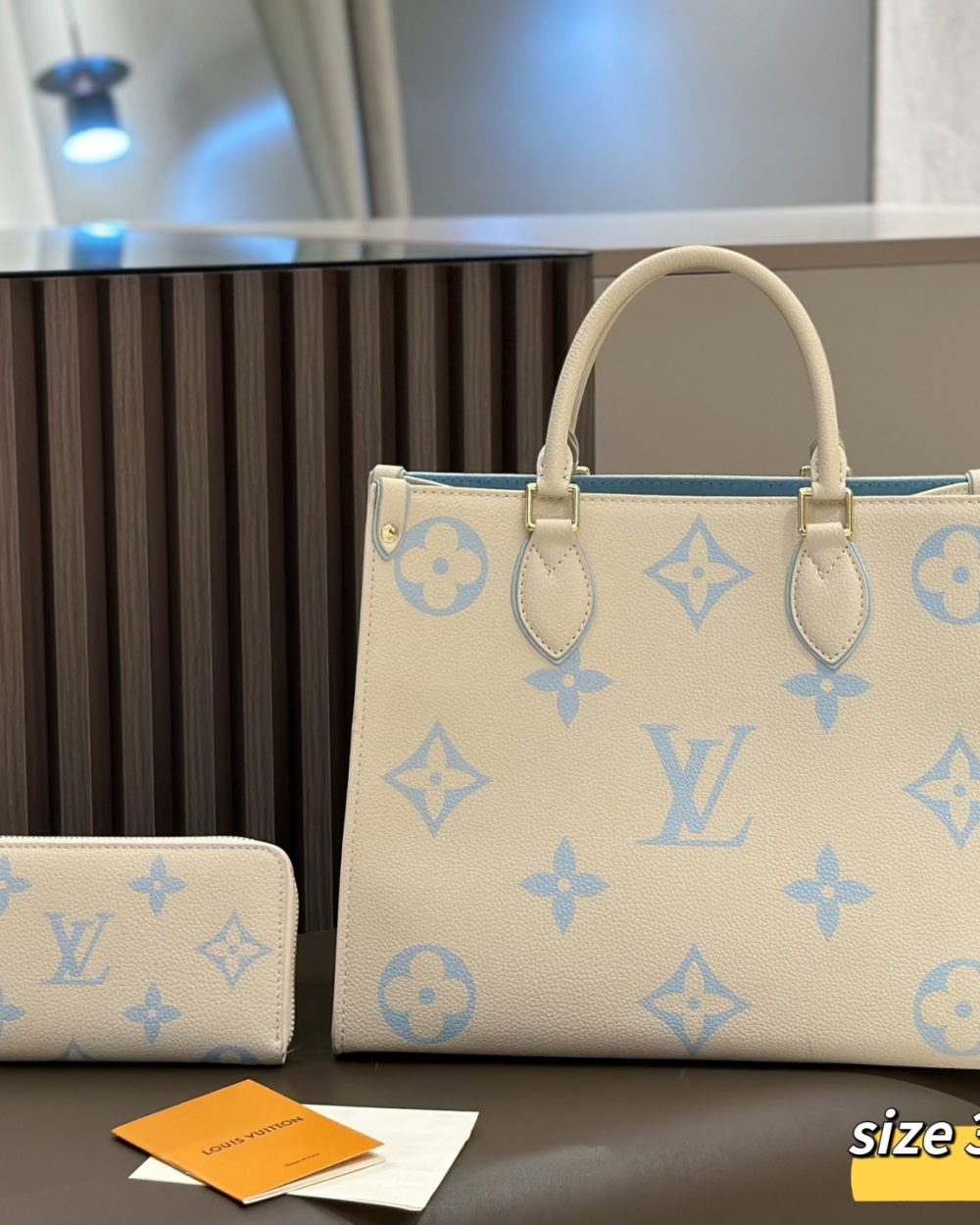 DBS-LC1054 - Onthego MM Handbag Deal