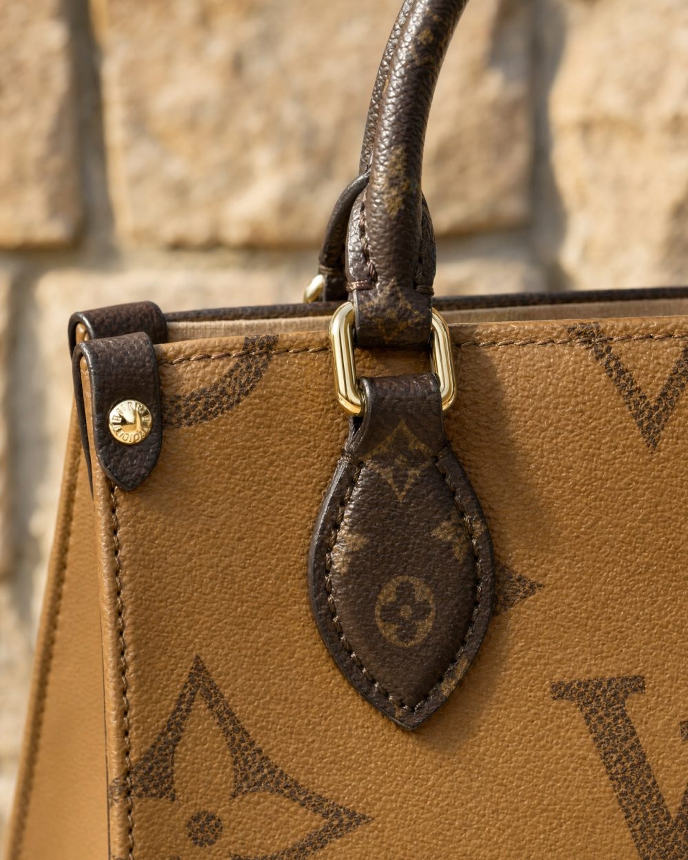 DBS-LC1030- Onthego PM Handbag Deal