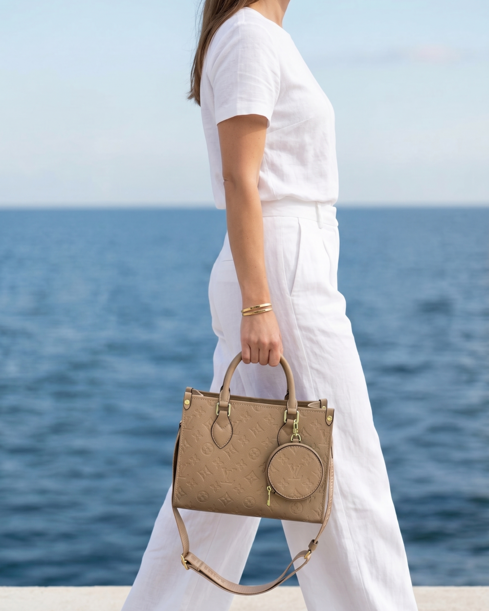 DBS-LC1031 - Onthego PM Handbag Deal