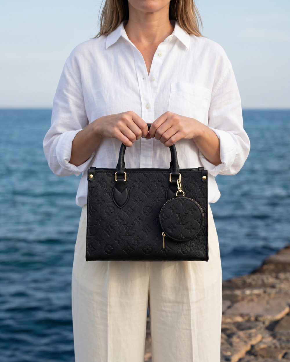 DBS-LC1032 - Onthego PM Handbag Deal