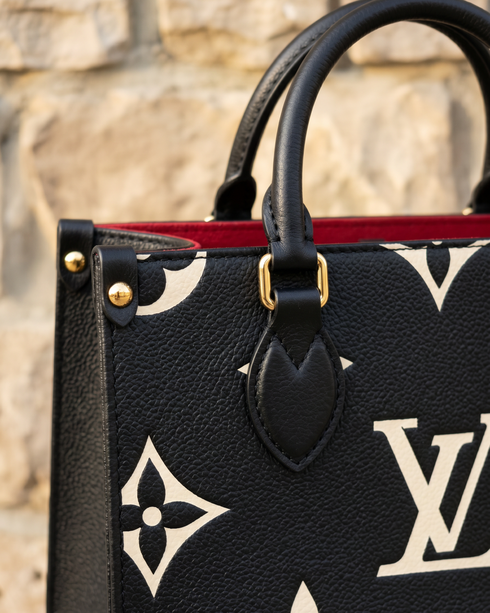 DBS-LC1038 - Onthego PM Handbag Deal