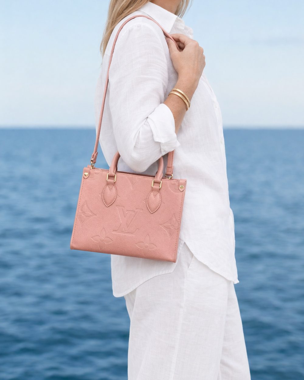 DBS-LC1040 - Onthego PM Handbag Deal