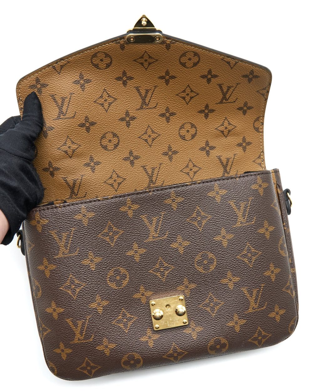 AAA Replica Louis Vuitton LV POCHETTE MÉTIS REVERSE MONOGRAM CANVAS GHW