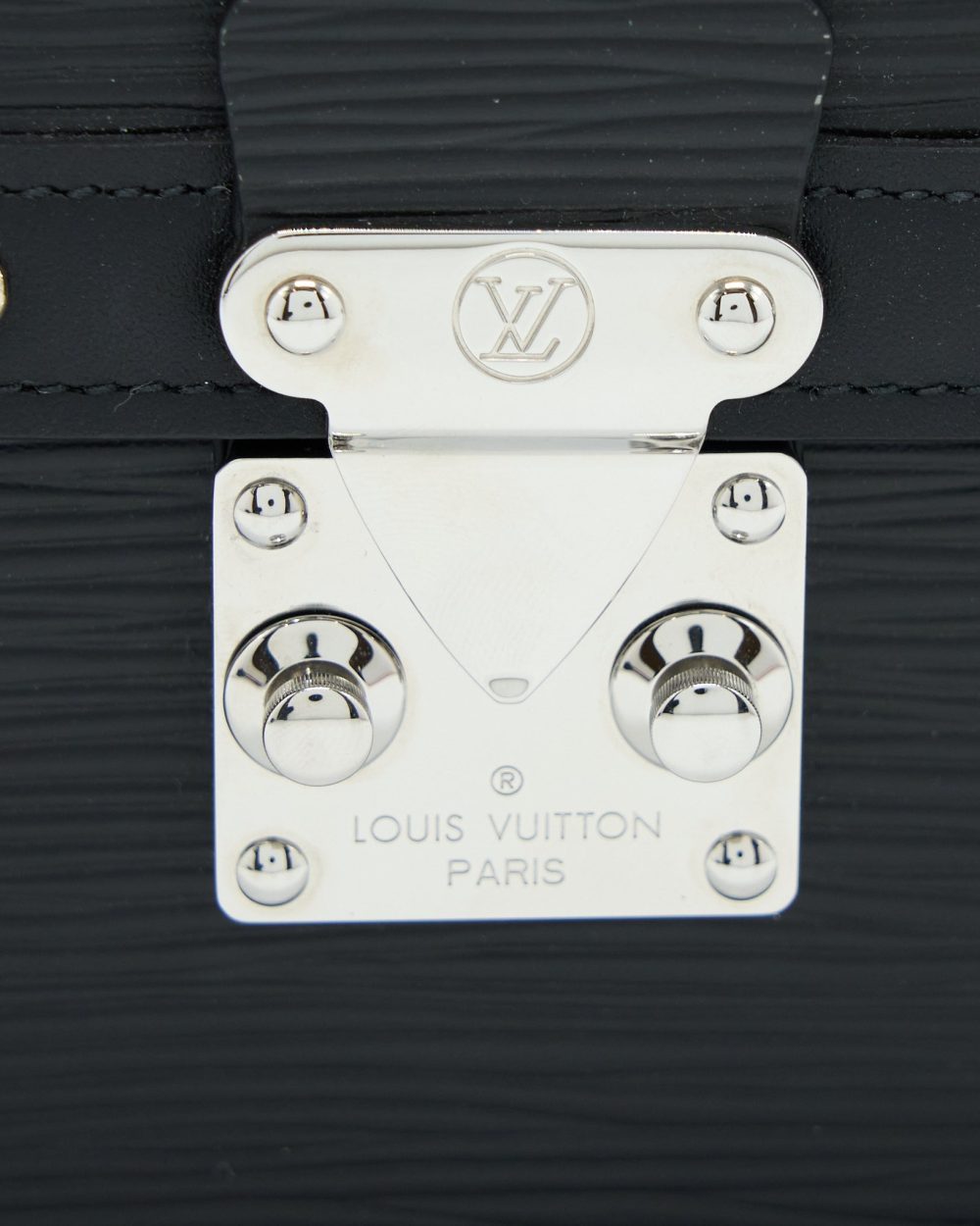 AAA Replica Louis Vuitton LV TRUNK CHAIN WALLET EPI BLACK SHW