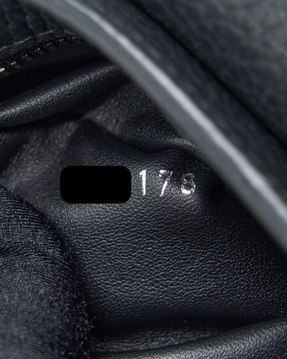 AAA Replica Louis Vuitton LV CAPUCINES BB TAURILLON SO BLACK WITH BLACK HARDWARE
