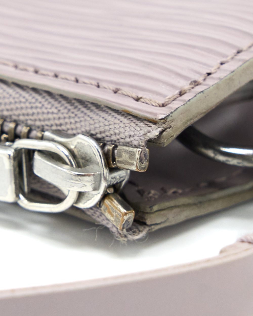 AAA Replica Louis Vuitton LV VINTAGE POCHETTE EPI LIGHT PURPLE BRUSHED SHW