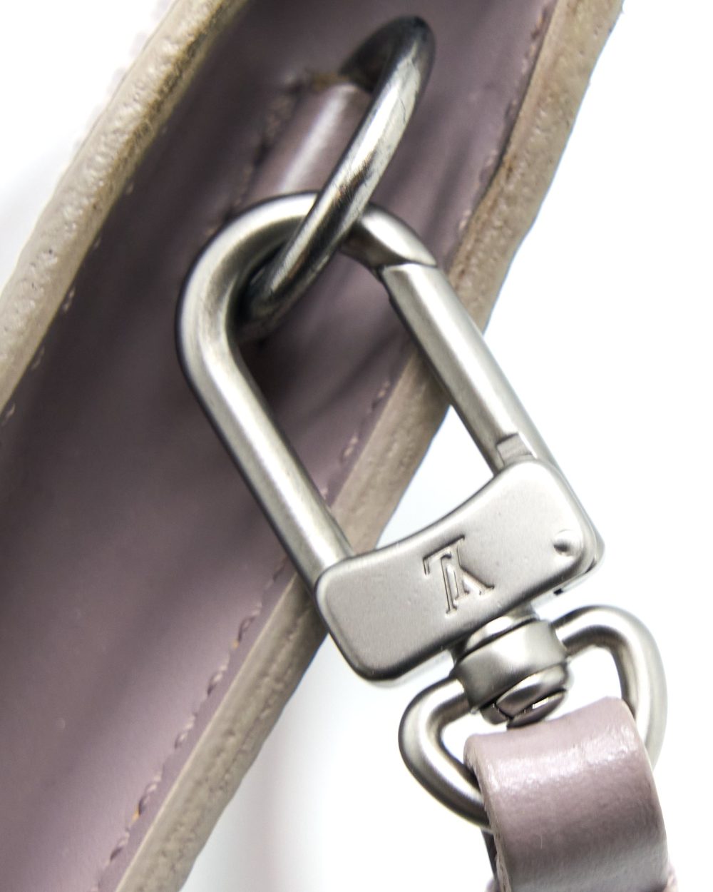 AAA Replica Louis Vuitton LV VINTAGE POCHETTE EPI LIGHT PURPLE BRUSHED SHW