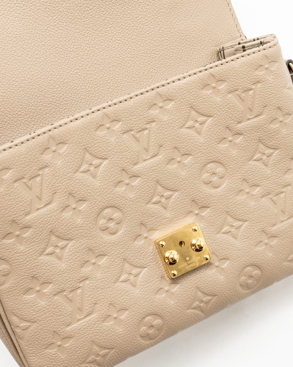 AAA Replica Louis Vuitton LV POCHETTE METIS MONOGRAM EMPREINTE TOURTERELLE GHW