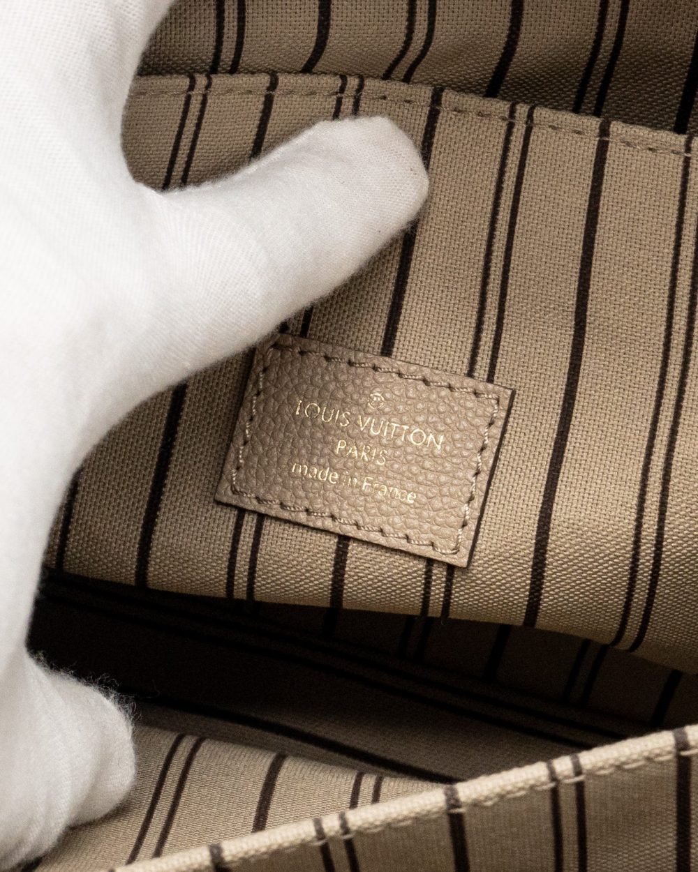 AAA Replica Louis Vuitton LV POCHETTE METIS MONOGRAM EMPREINTE TOURTERELLE GHW