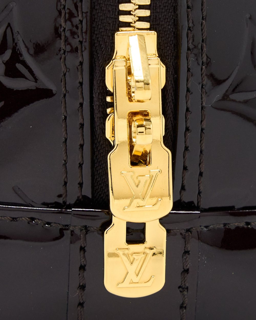 AAA Replica Louis Vuitton LV ALMA BB MONOGRAM VERNIS AMARANTE RED GHW (2022 VERSION)