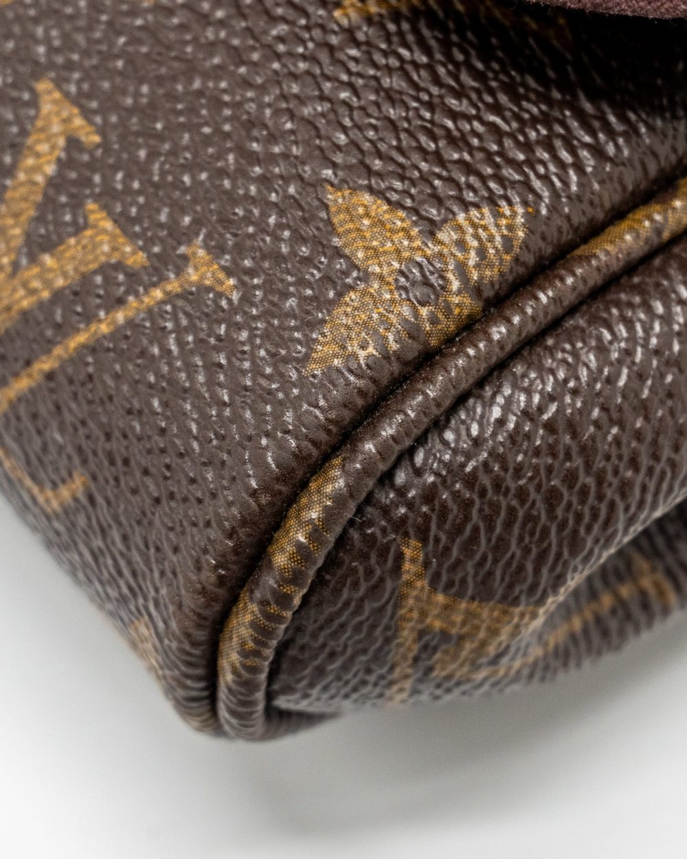 AAA Replica Louis Vuitton LV FAVOURITE PM MONOGRAM CANVAS GHW