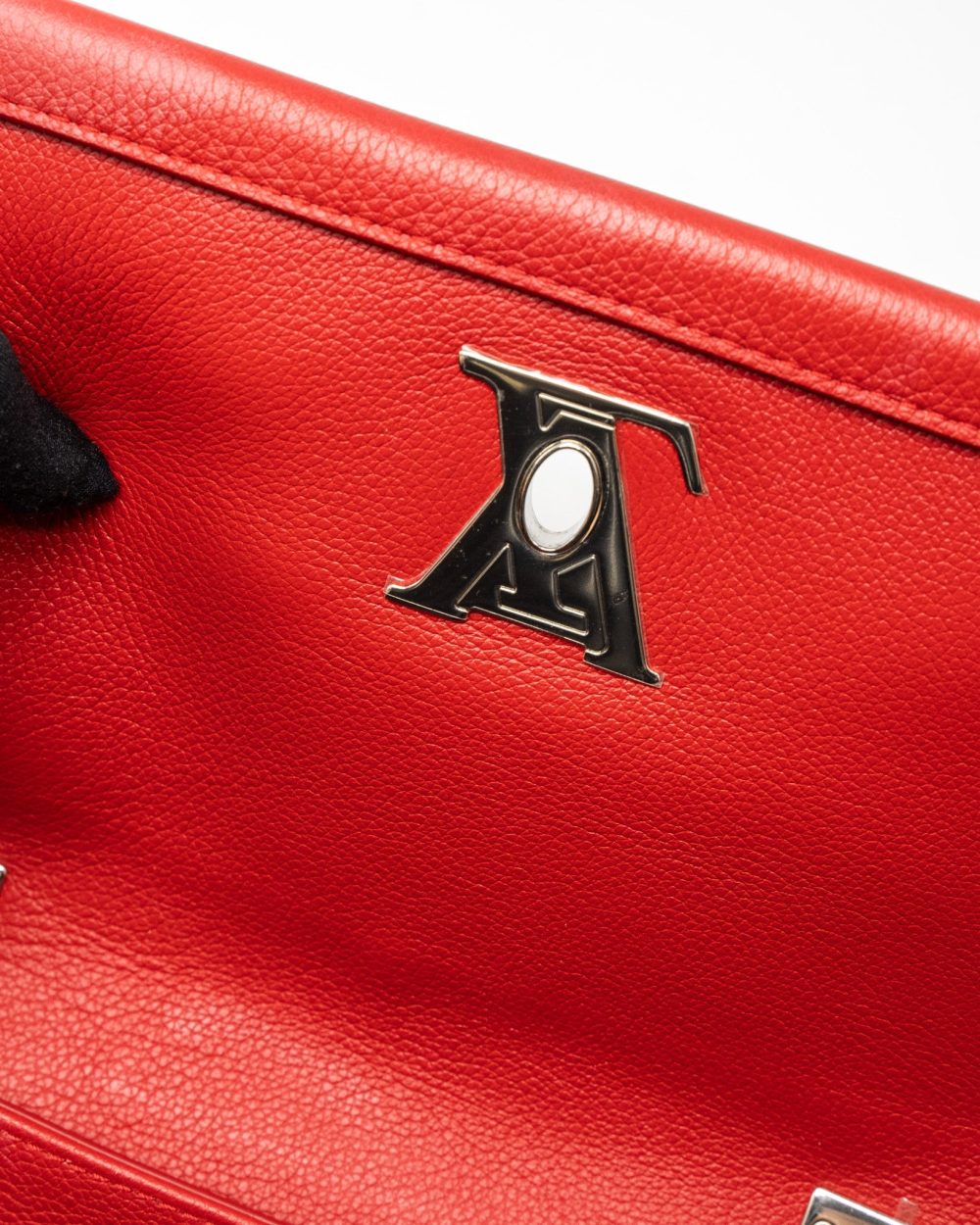 AAA Replica Louis Vuitton LV LOCKME II BB CALFSKIN RUBIS SHW