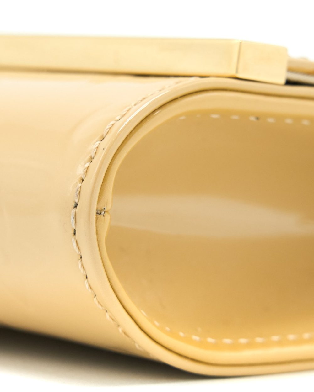 AAA Replica Louis Vuitton LV ANA VERNIS CLUTCH WITH CHAIN PATENT BEIGE GHW