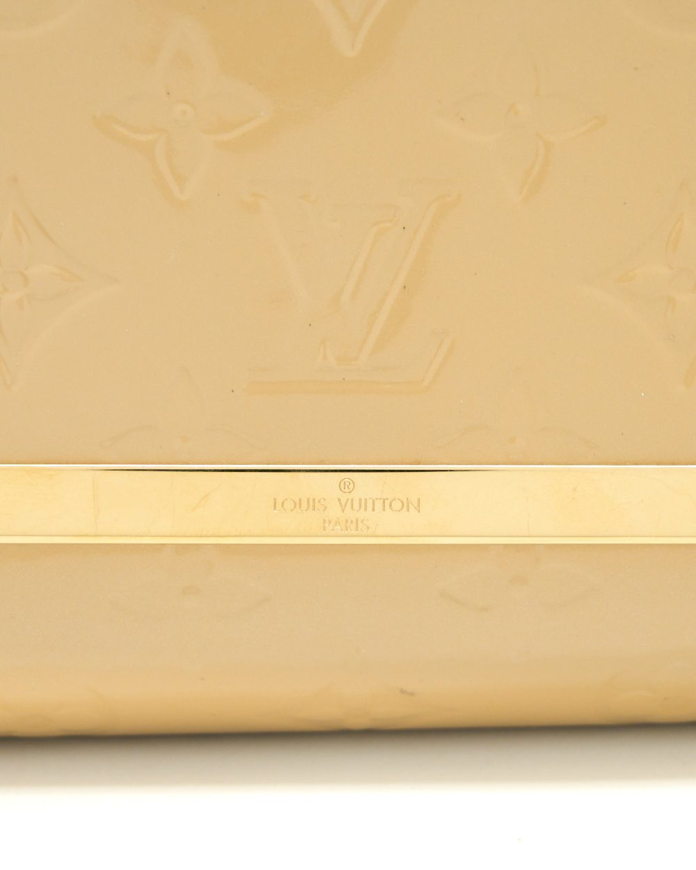 AAA Replica Louis Vuitton LV ANA VERNIS CLUTCH WITH CHAIN PATENT BEIGE GHW