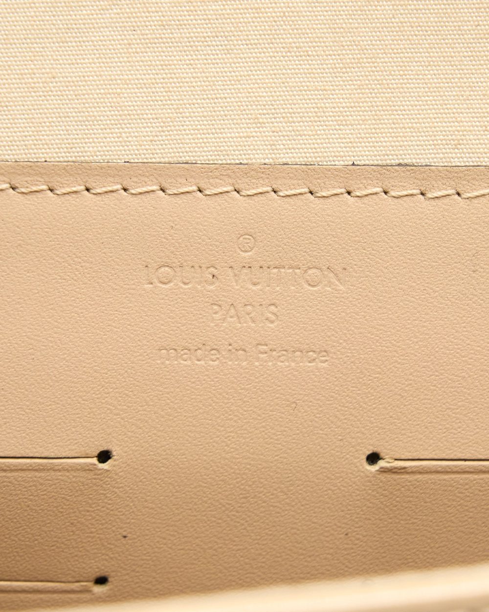 AAA Replica Louis Vuitton LV ANA VERNIS CLUTCH WITH CHAIN PATENT BEIGE GHW