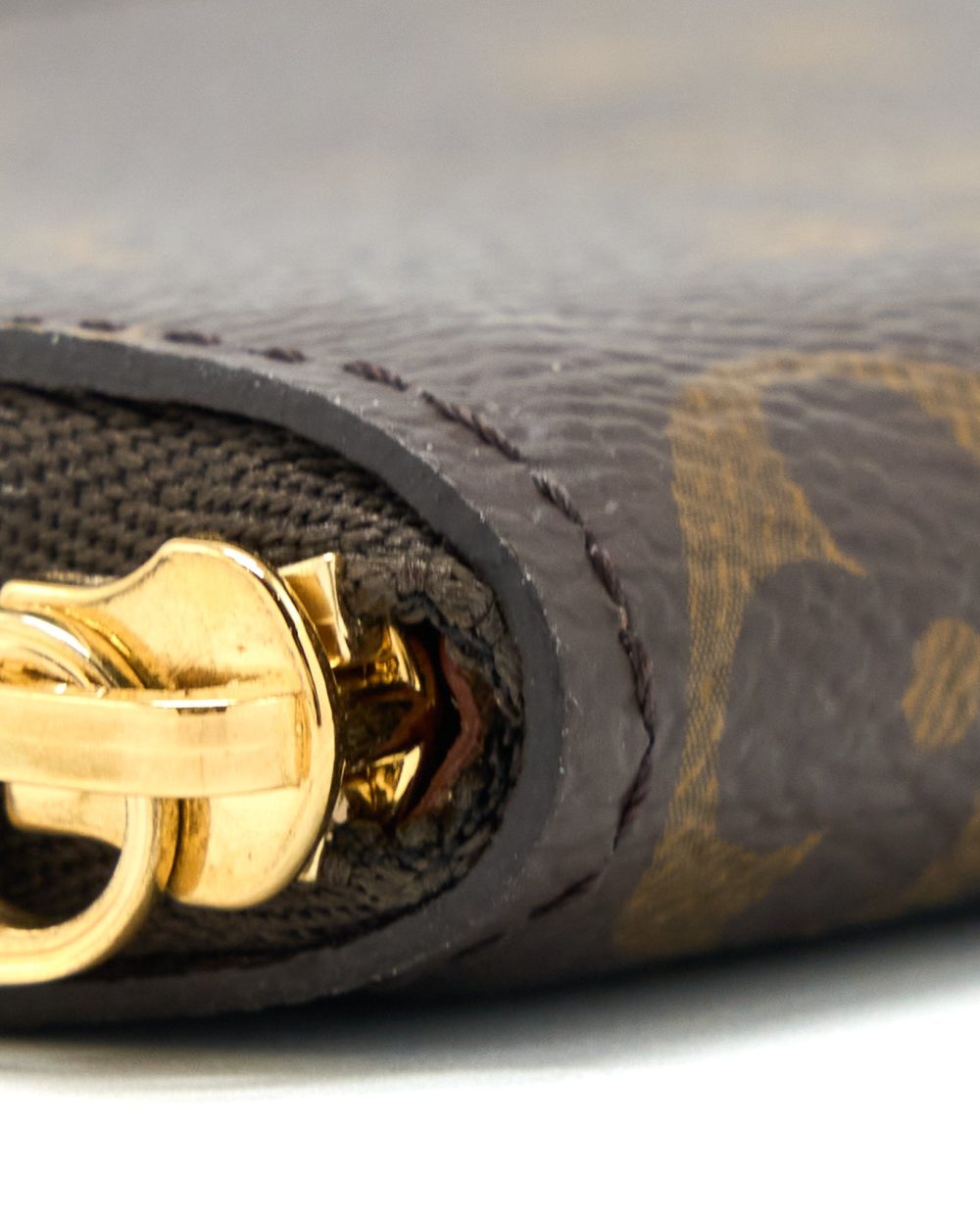 AAA Replica Louis Vuitton LV SMALL ZIP CARDHOLDER MONOGRAM CANVAS GHW