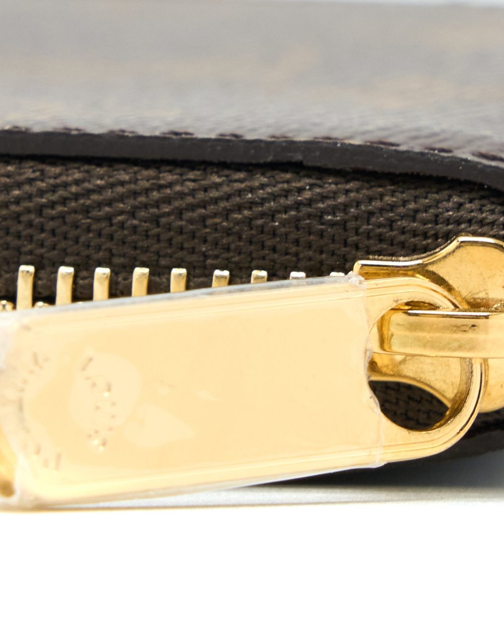 AAA Replica Louis Vuitton LV SMALL ZIP CARDHOLDER MONOGRAM CANVAS GHW