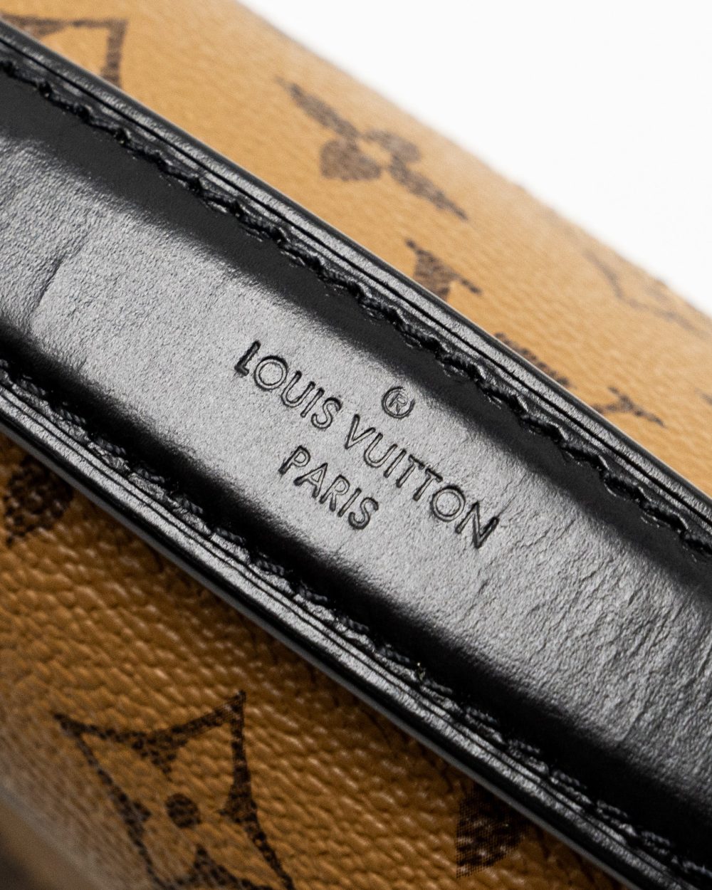 AAA Replica Louis Vuitton LV POCHETTE MÉTIS MONOGRAM REVERSE CANVAS GHW
