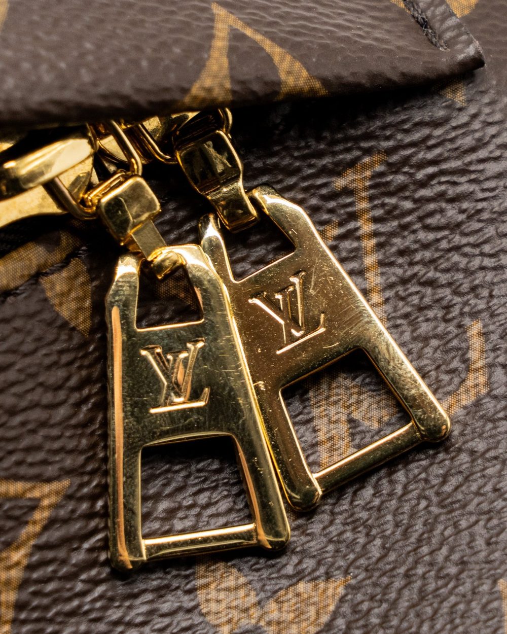 AAA Replica Louis Vuitton LV BUM BAG MONOGRAM CANVAS GHW