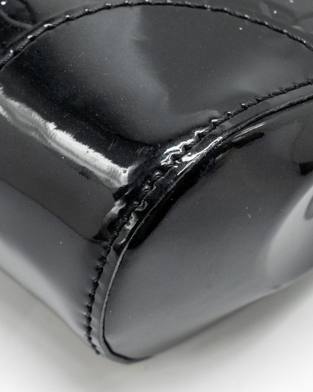 AAA Replica Louis Vuitton LV VERNIS SANTA MONICA CLUTCH PATENT BLACK GHW