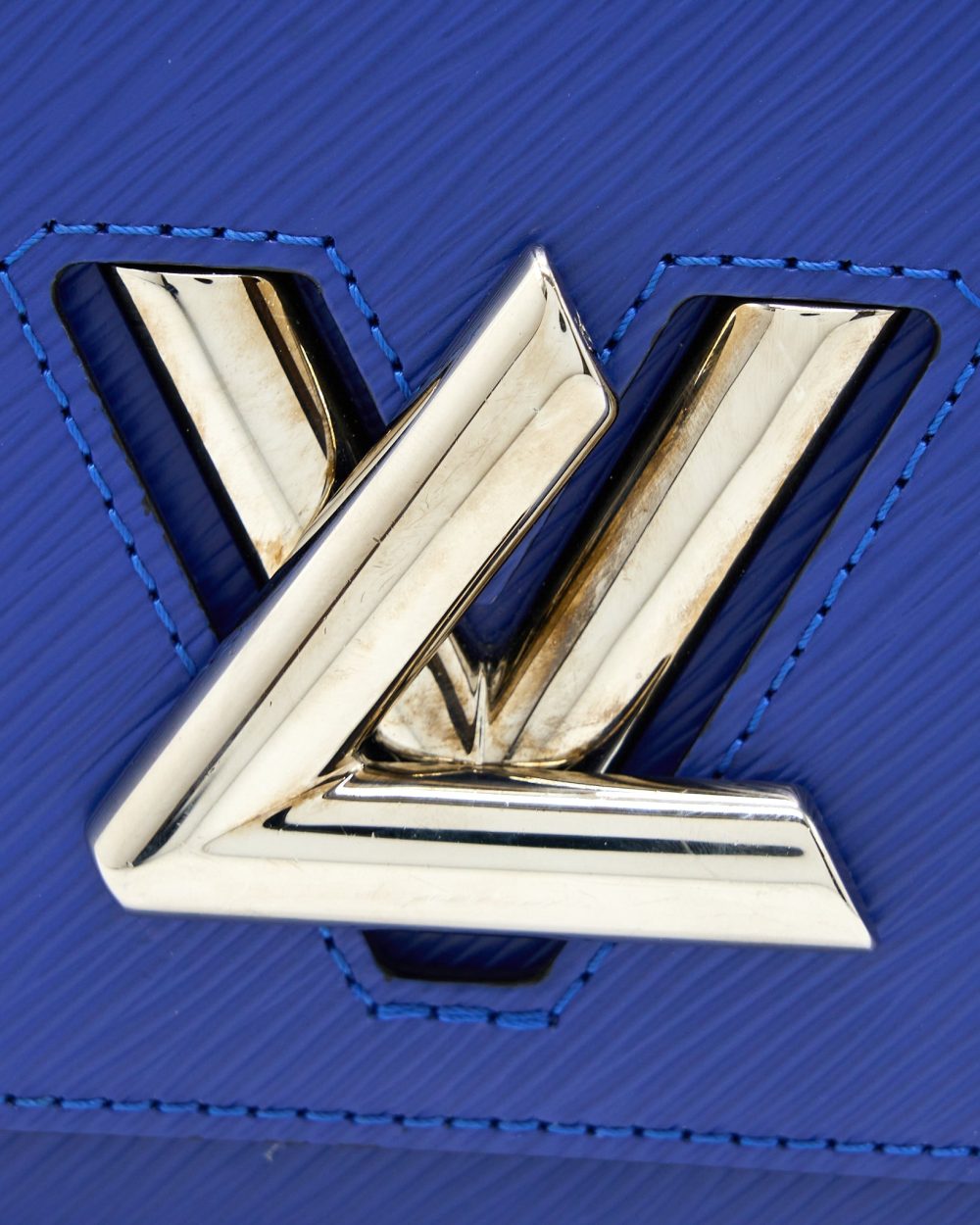 AAA Replica Louis Vuitton LV TWIST PM EPI BLUE SHW