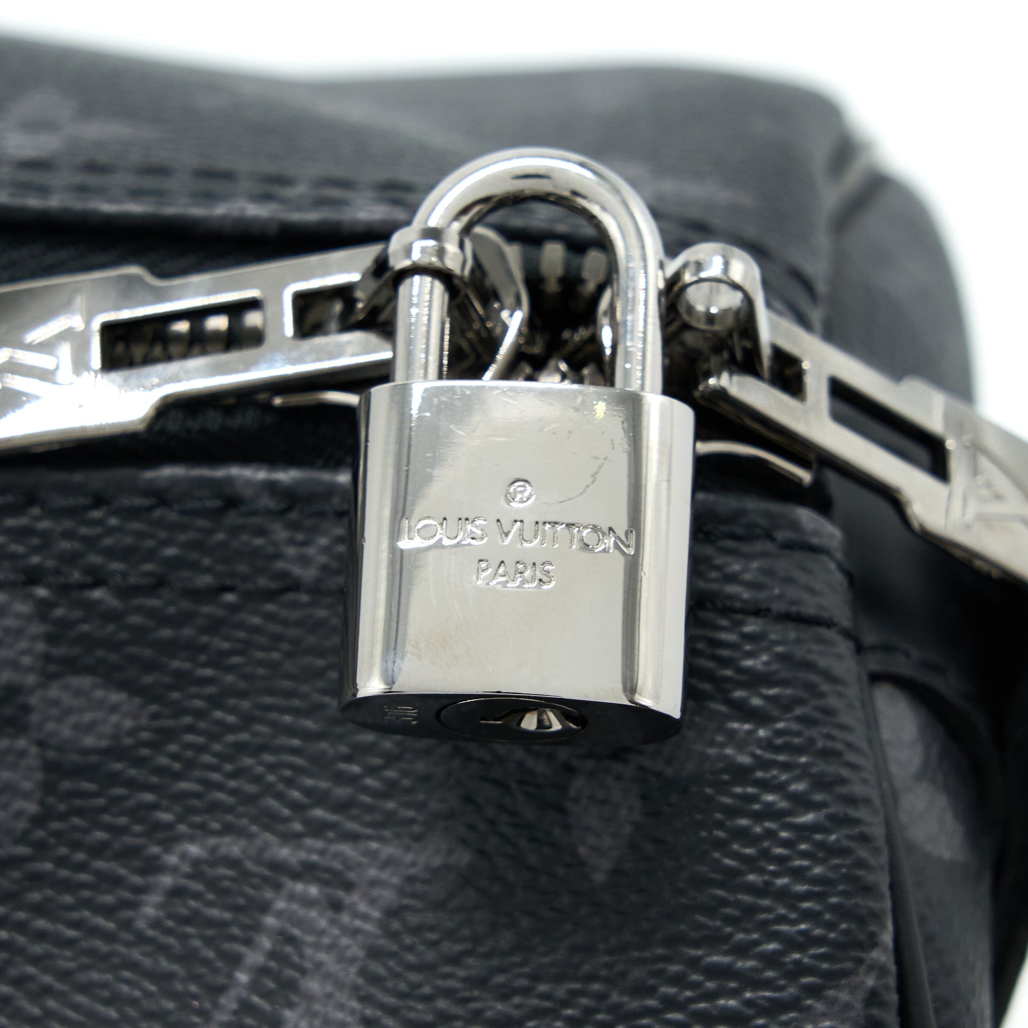 AAA Replica Louis Vuitton LV KEEPALL 55 WITH SHOULDER STRAP MONOGRAM ECLIPSE CANVAS SHW