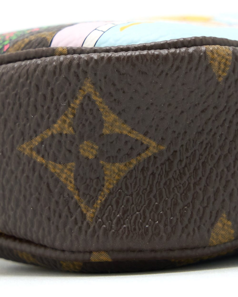 AAA Replica Louis Vuitton LV 2022 CHRISTMAS LIMITED MINI POCHETTE ACCESSORIES MONOGRAM CANVAS SEOUL BOUTIQUE GHW