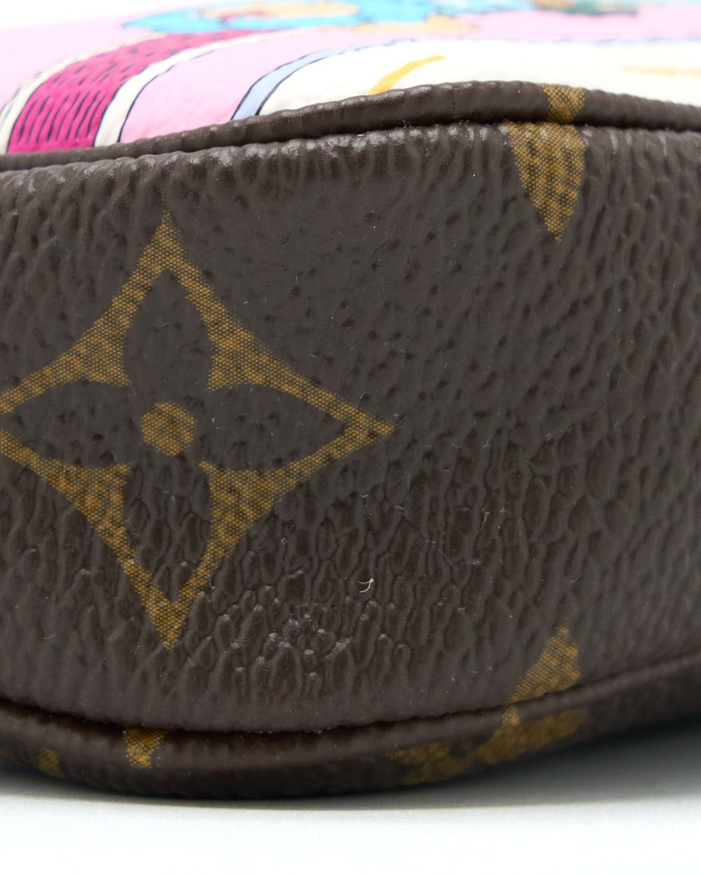 AAA Replica Louis Vuitton LV 2022 CHRISTMAS LIMITED MINI POCHETTE ACCESSORIES MONOGRAM CANVAS TOKYO BOUTIQUE GHW