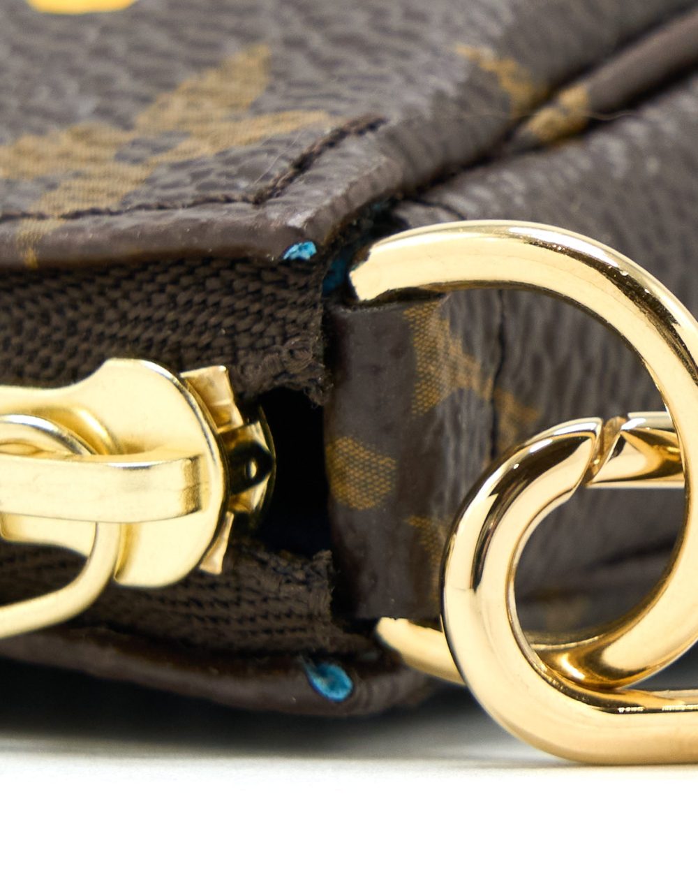 AAA Replica Louis Vuitton LV 2022 CHRISTMAS LIMITED MINI POCHETTE ACCESSORIES MONOGRAM CANVAS TOKYO BOUTIQUE GHW