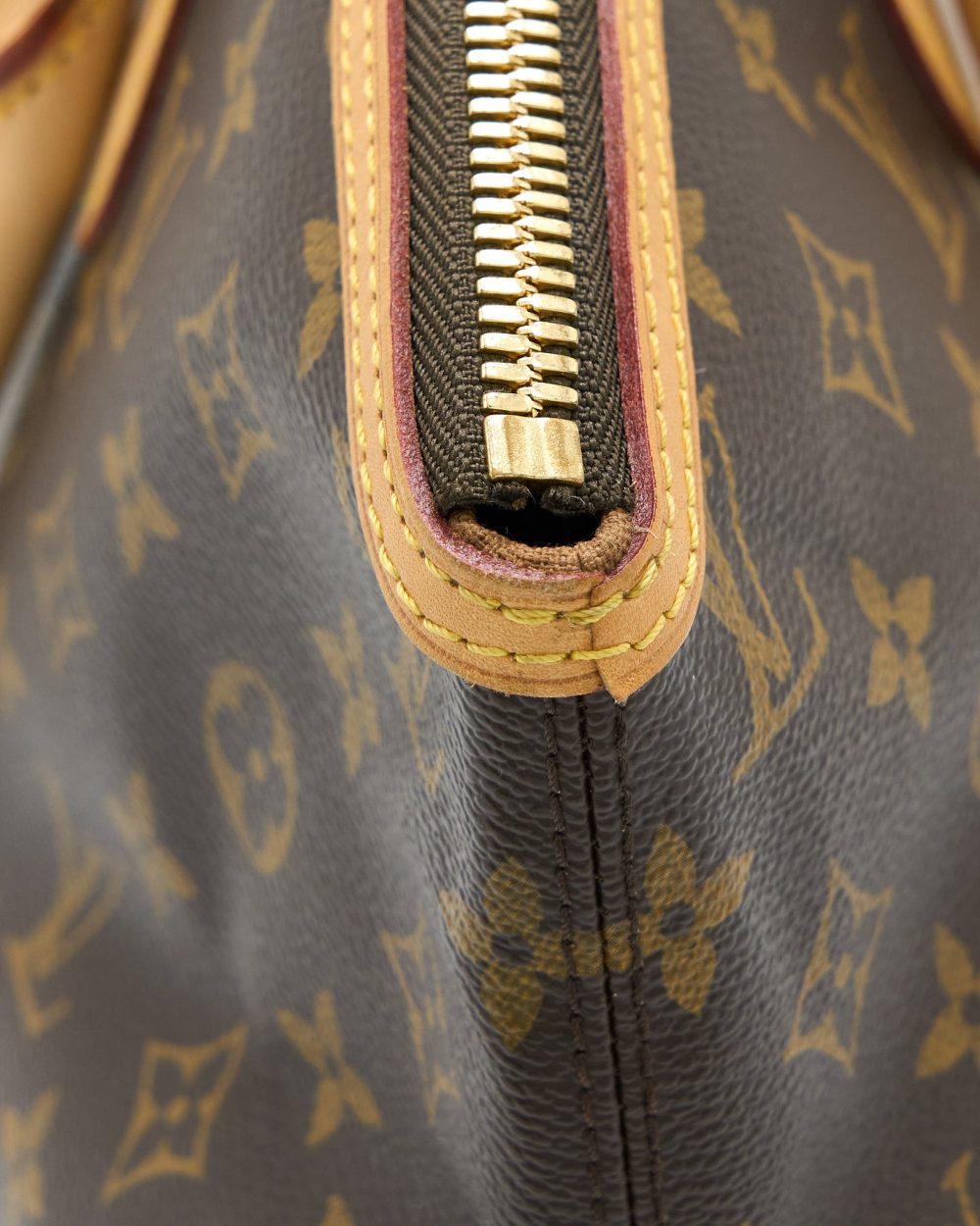 AAA Replica Louis Vuitton LV LOCKIT HORIZONTAL MONOGRAM CANVAS GHW