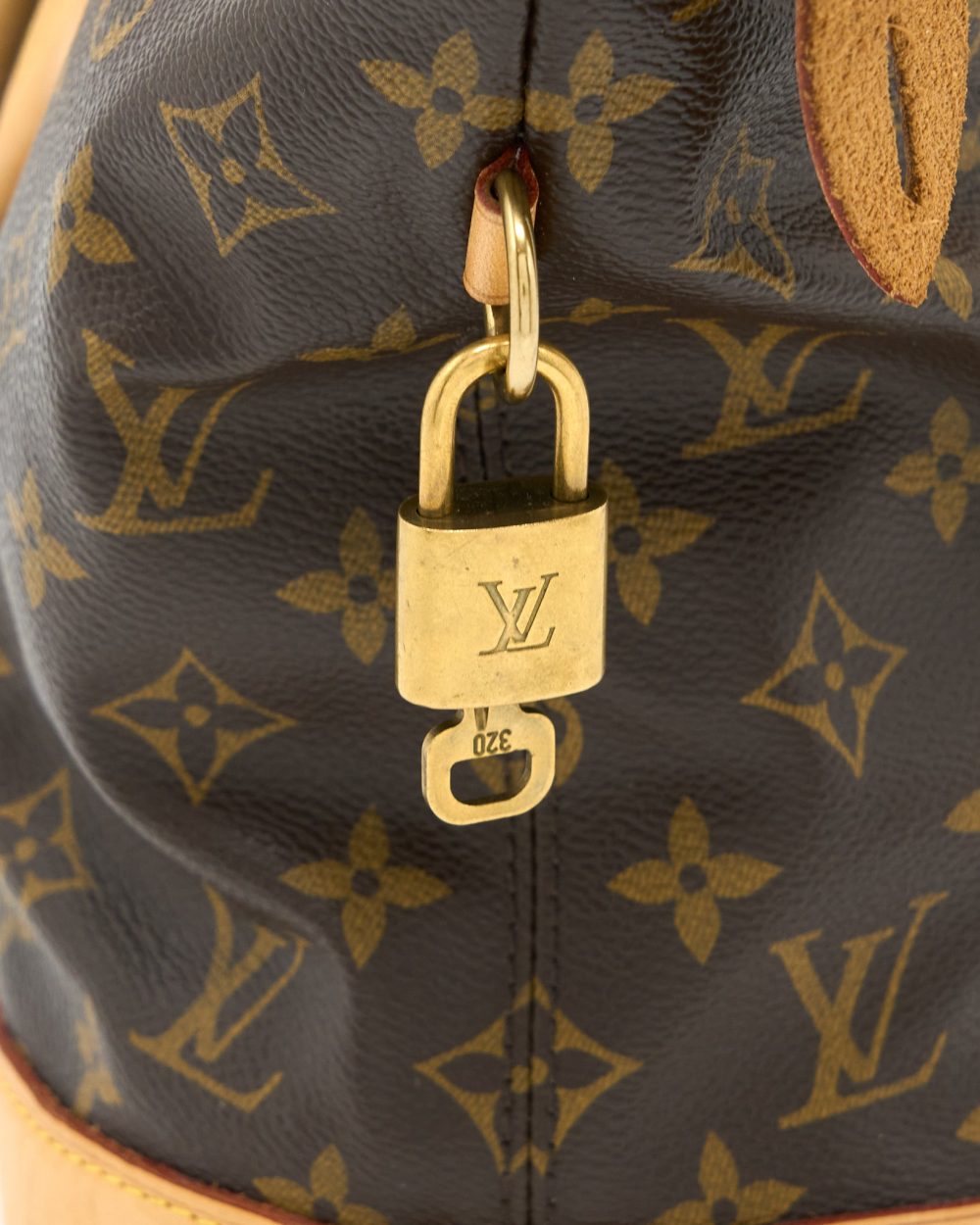 AAA Replica Louis Vuitton LV LOCKIT HORIZONTAL MONOGRAM CANVAS GHW