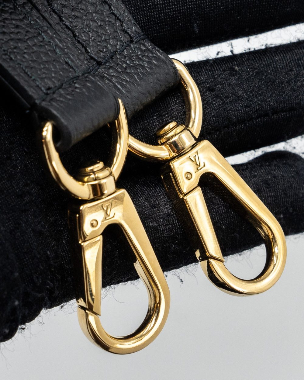 AAA Replica Louis Vuitton LV NEO ALMA BB MONOGRAM EMPREINTE BLACK GHW (NEW VERSION)